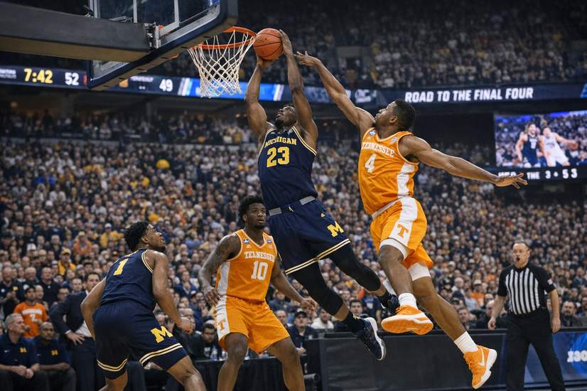 2026 March Madness predictions: NCAA bracket expert picks, odds for Elite Eight games on Sunday