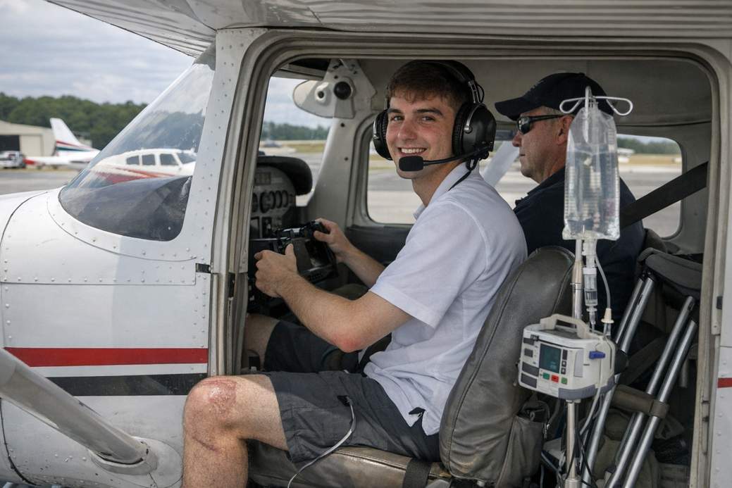 After beating rare cancer, Cobb County young man continues dream of becoming a pilot